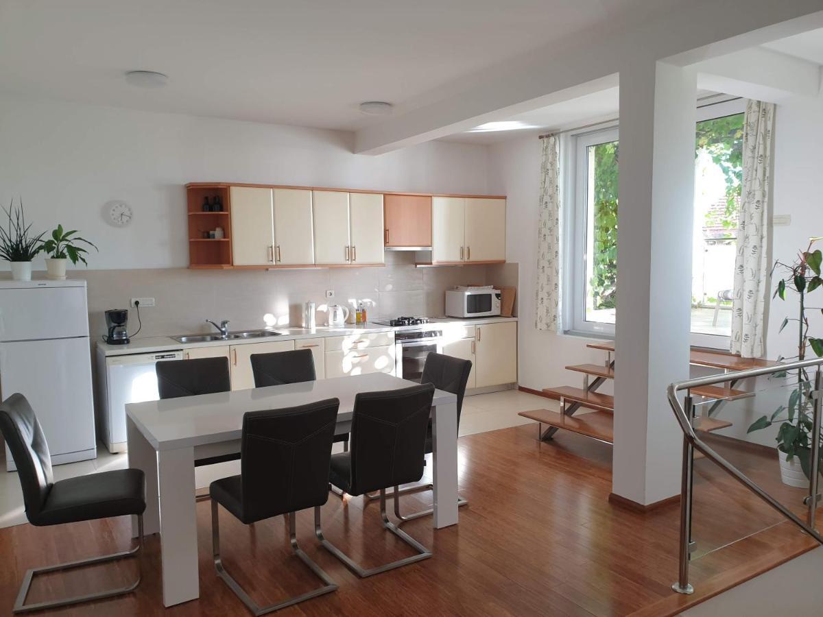 Апартаменты Abelia, Two Terraces, Hot Tub, Free Parking Дубровник Экстерьер фото
