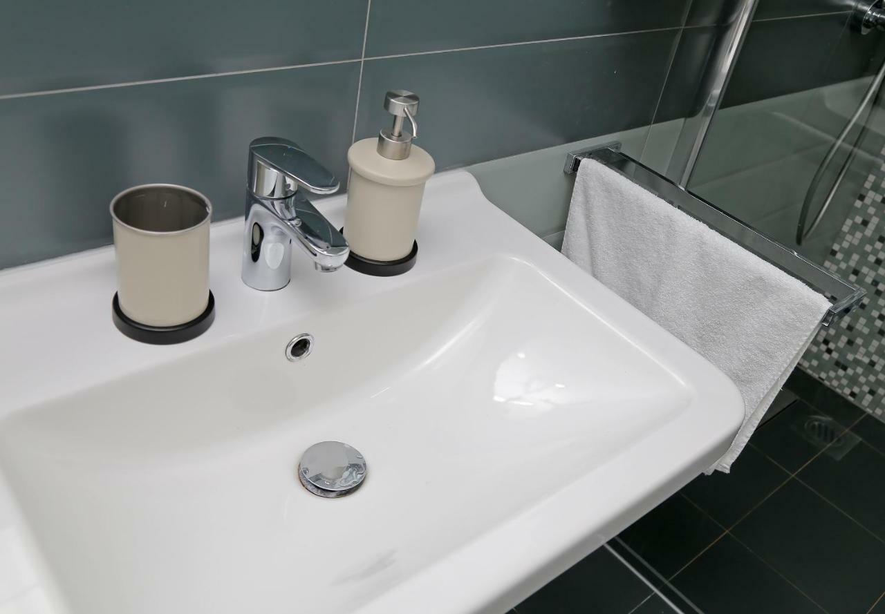 Апартаменты Abelia, Two Terraces, Hot Tub, Free Parking Дубровник Экстерьер фото