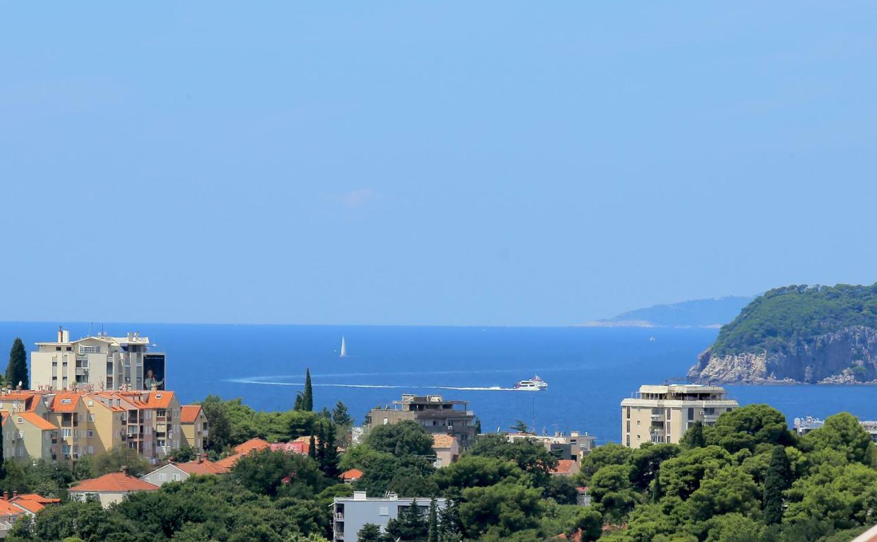 Апартаменты Abelia, Two Terraces, Hot Tub, Free Parking Дубровник Экстерьер фото